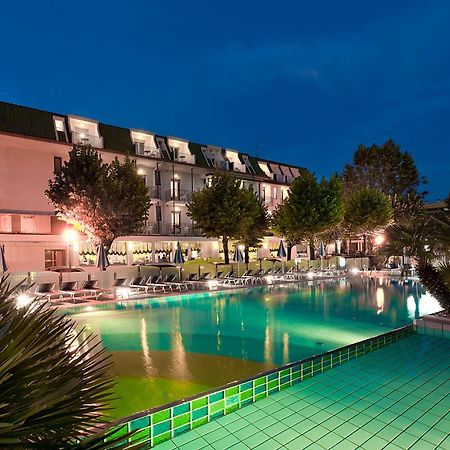 Hotel Paris Resort بيلاريا-إيجيا مارينا المظهر الخارجي الصورة