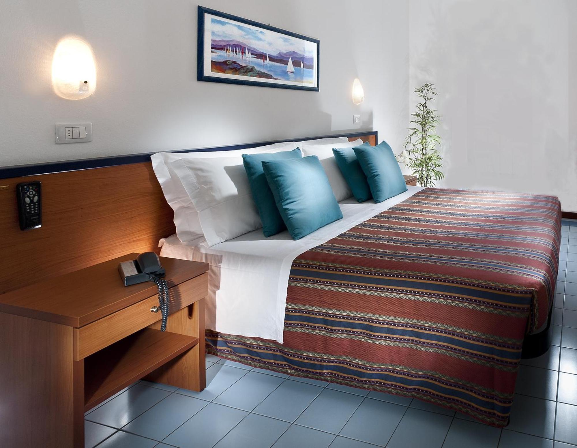Hotel Paris Resort بيلاريا-إيجيا مارينا الغرفة الصورة