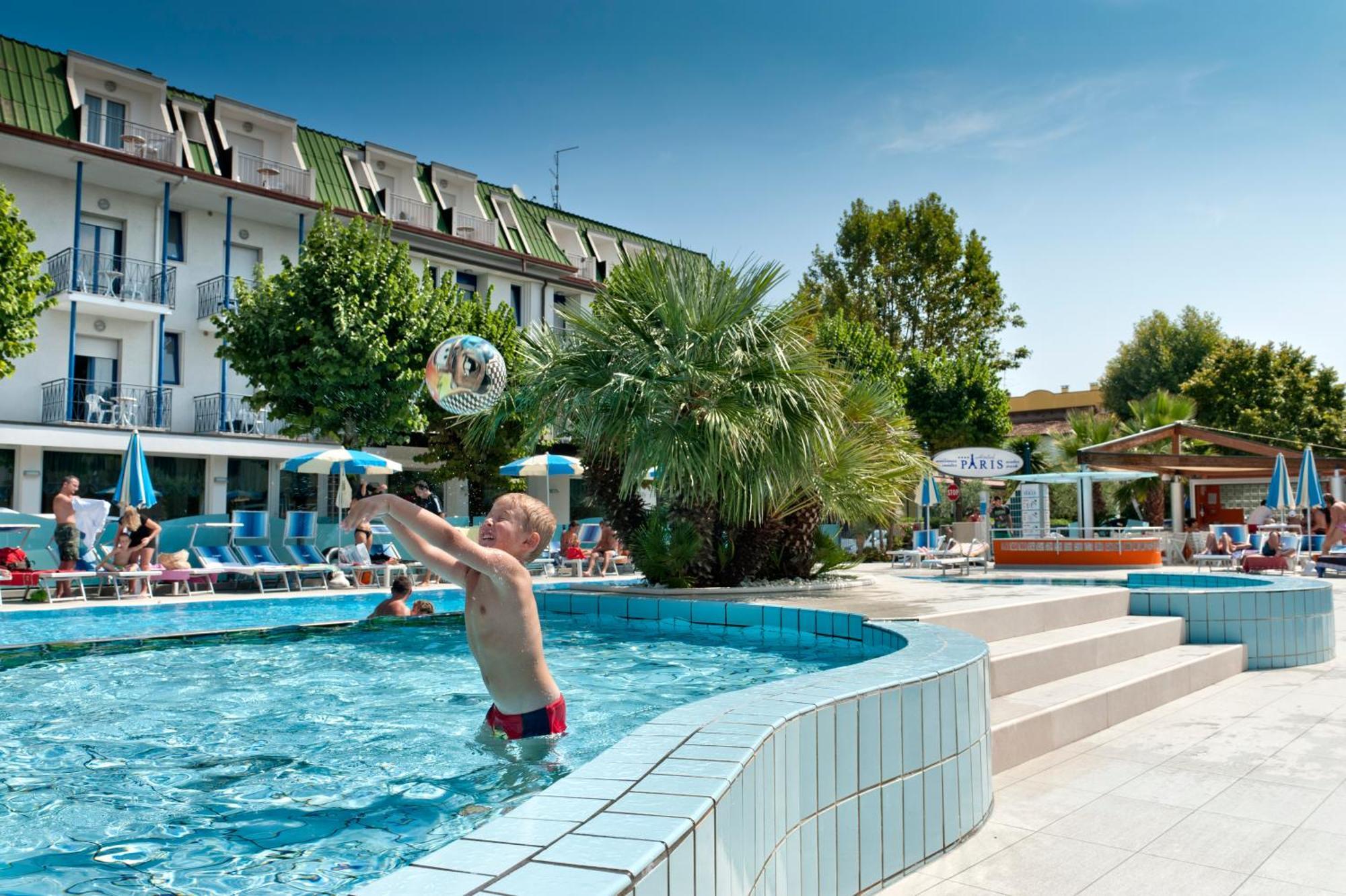 Hotel Paris Resort بيلاريا-إيجيا مارينا المظهر الخارجي الصورة