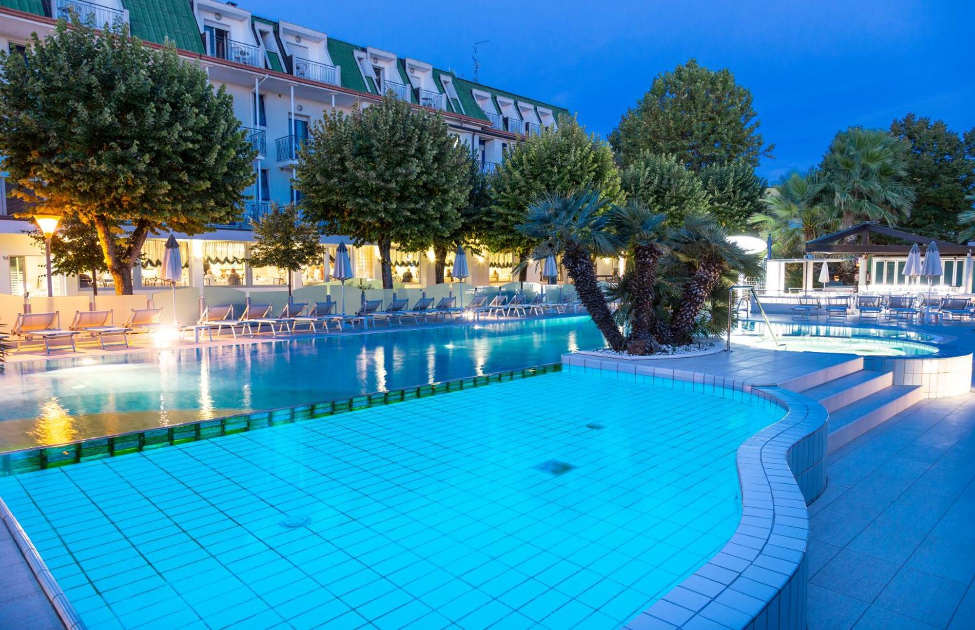 Hotel Paris Resort بيلاريا-إيجيا مارينا المظهر الخارجي الصورة