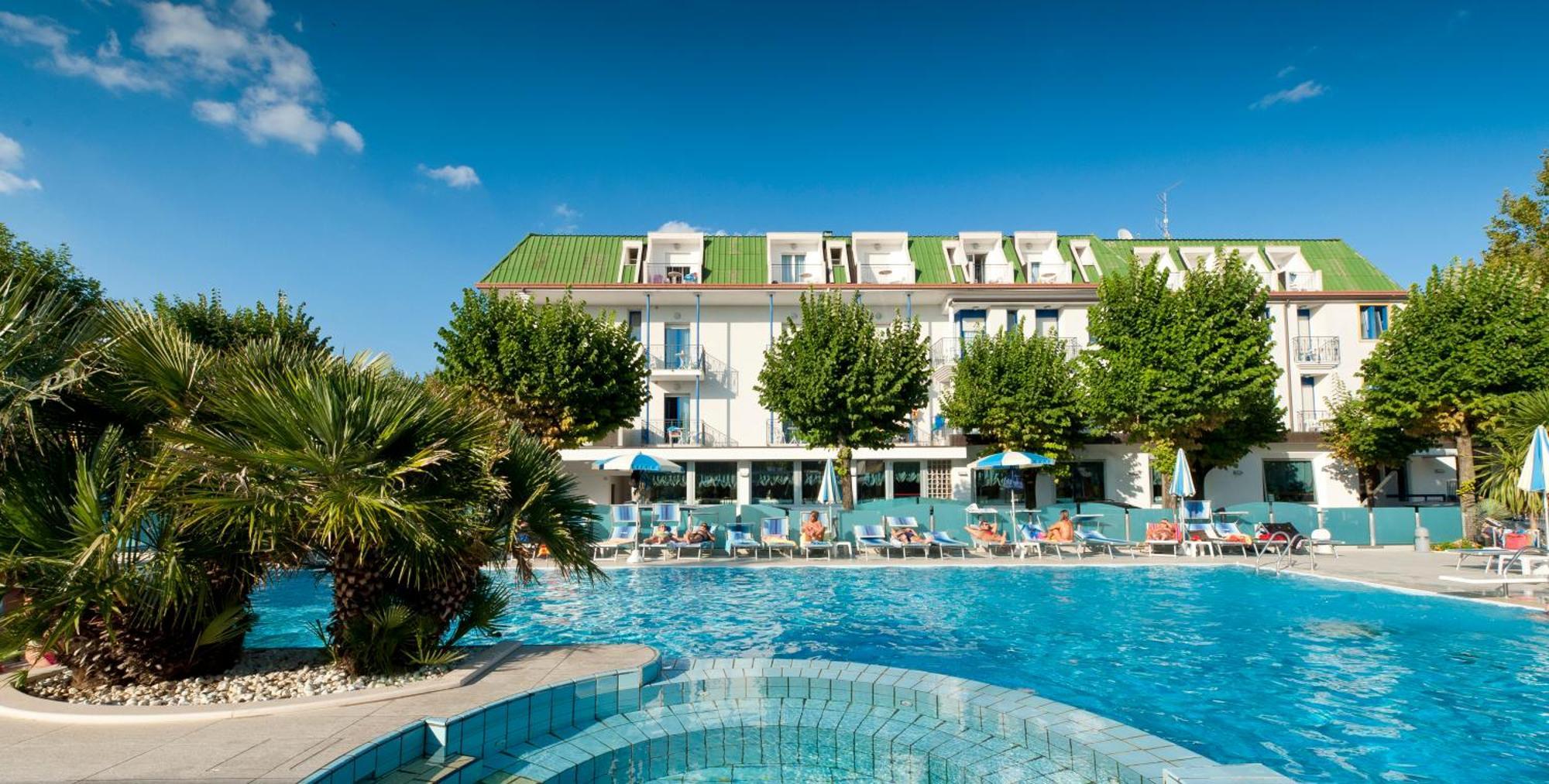 Hotel Paris Resort بيلاريا-إيجيا مارينا المظهر الخارجي الصورة