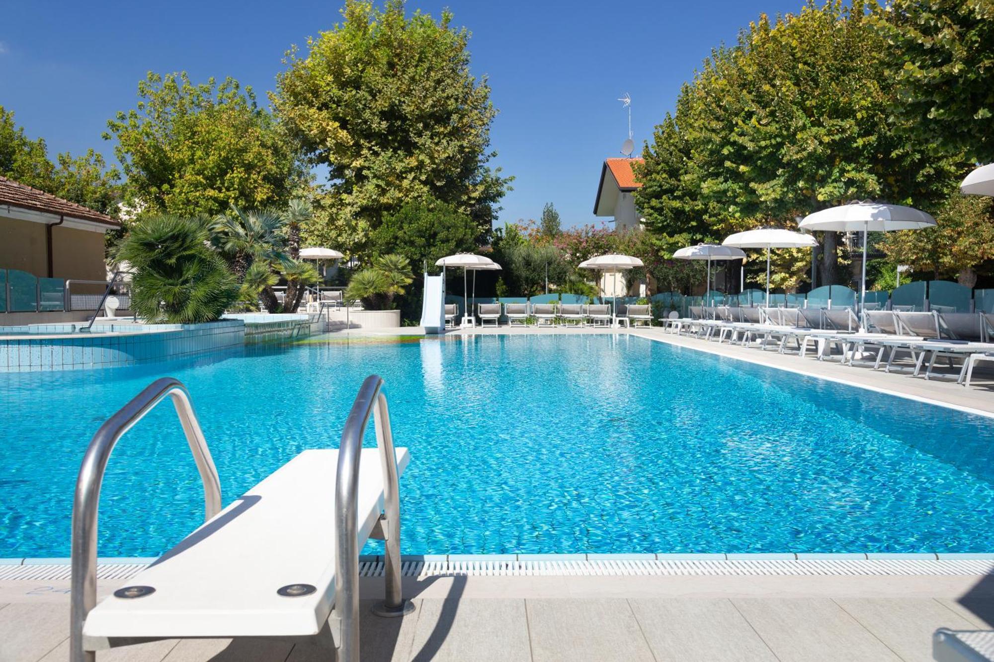 Hotel Paris Resort بيلاريا-إيجيا مارينا المظهر الخارجي الصورة