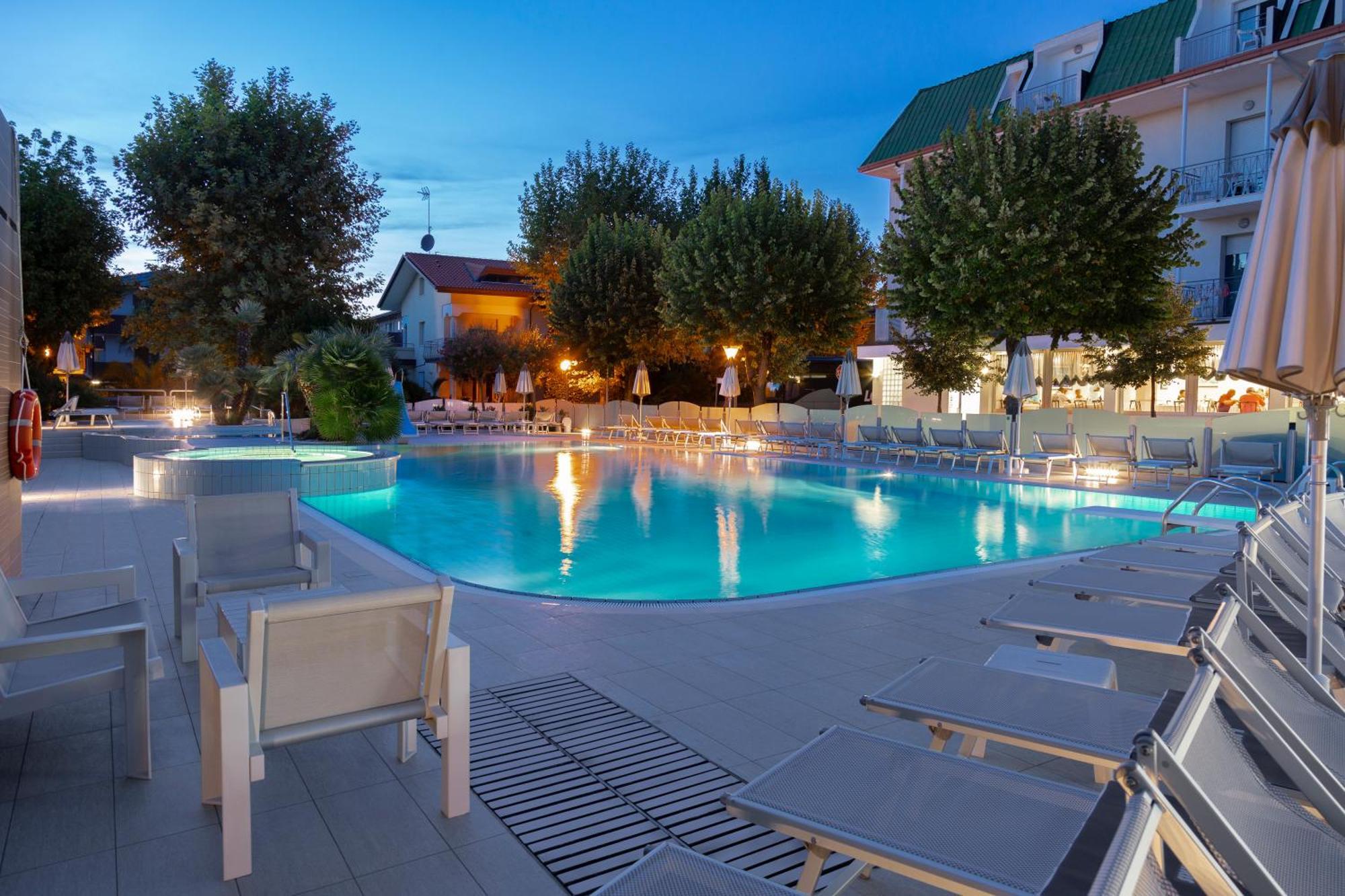 Hotel Paris Resort بيلاريا-إيجيا مارينا المظهر الخارجي الصورة