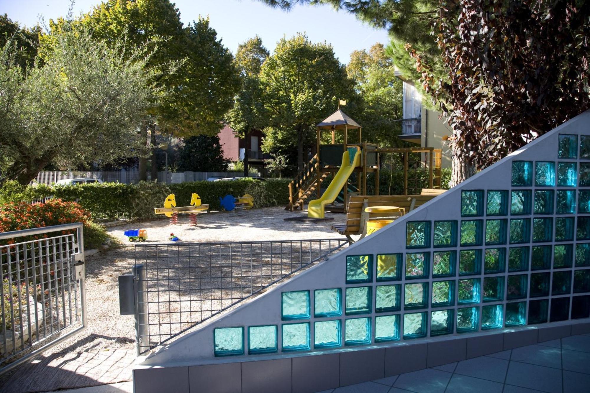 Hotel Paris Resort بيلاريا-إيجيا مارينا المظهر الخارجي الصورة
