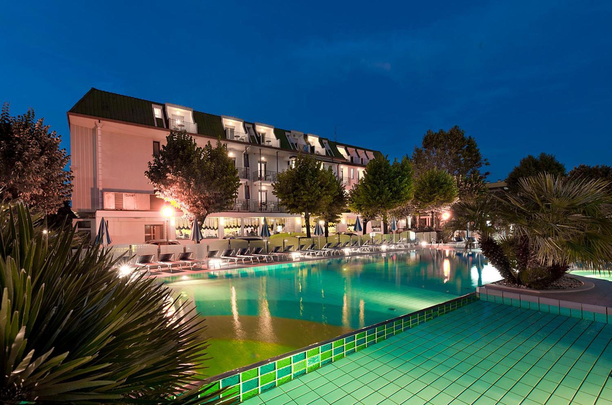 Hotel Paris Resort بيلاريا-إيجيا مارينا المظهر الخارجي الصورة
