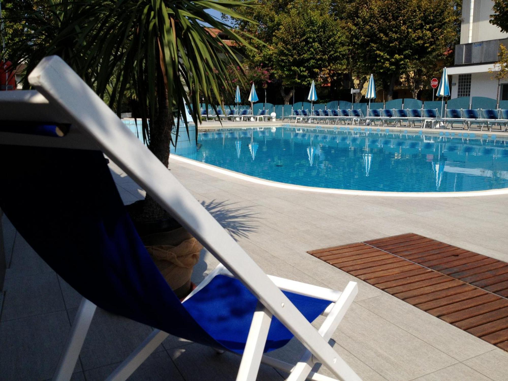 Hotel Paris Resort بيلاريا-إيجيا مارينا المظهر الخارجي الصورة